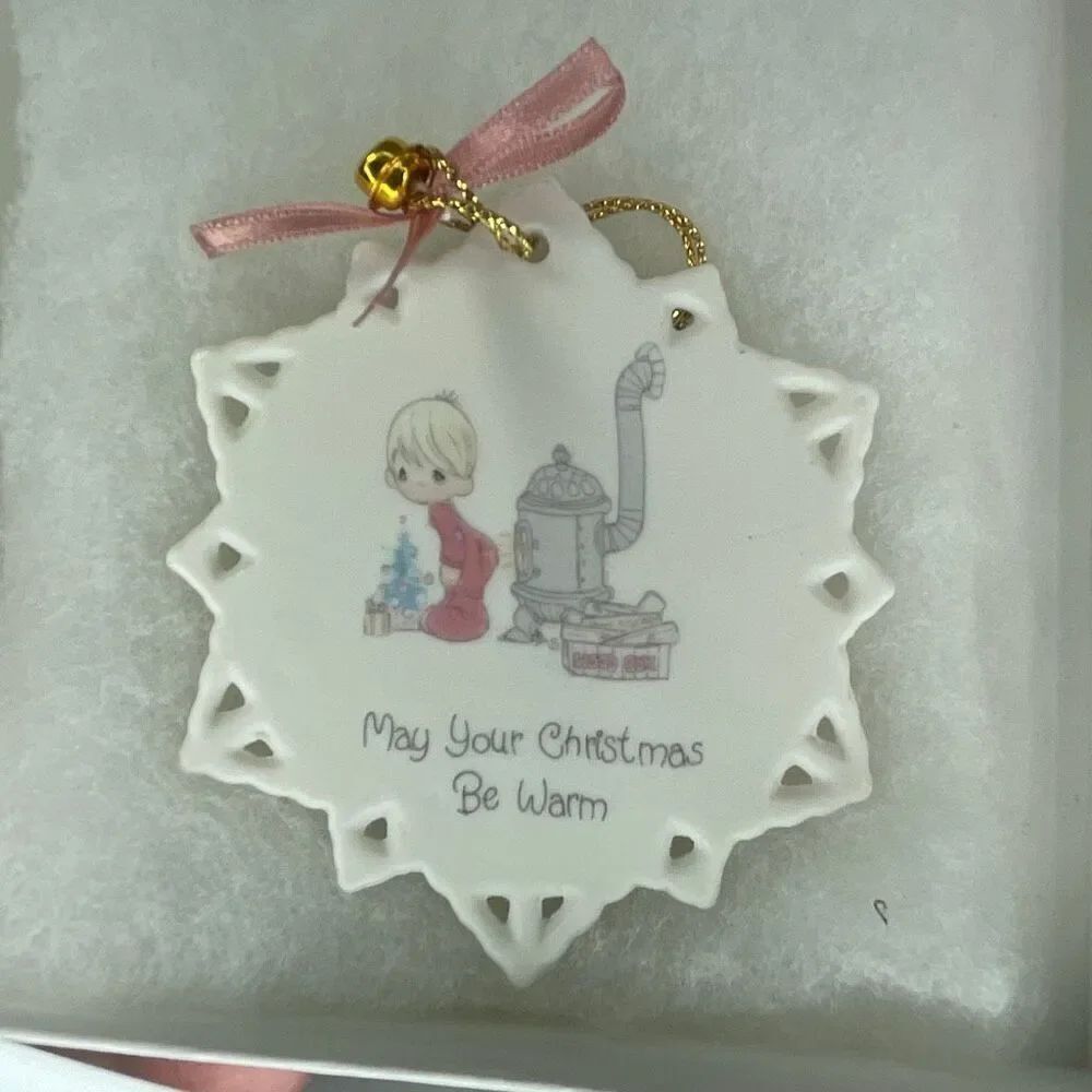 Precious Moments 1990 snowflake “May your Christmas Be Warm”